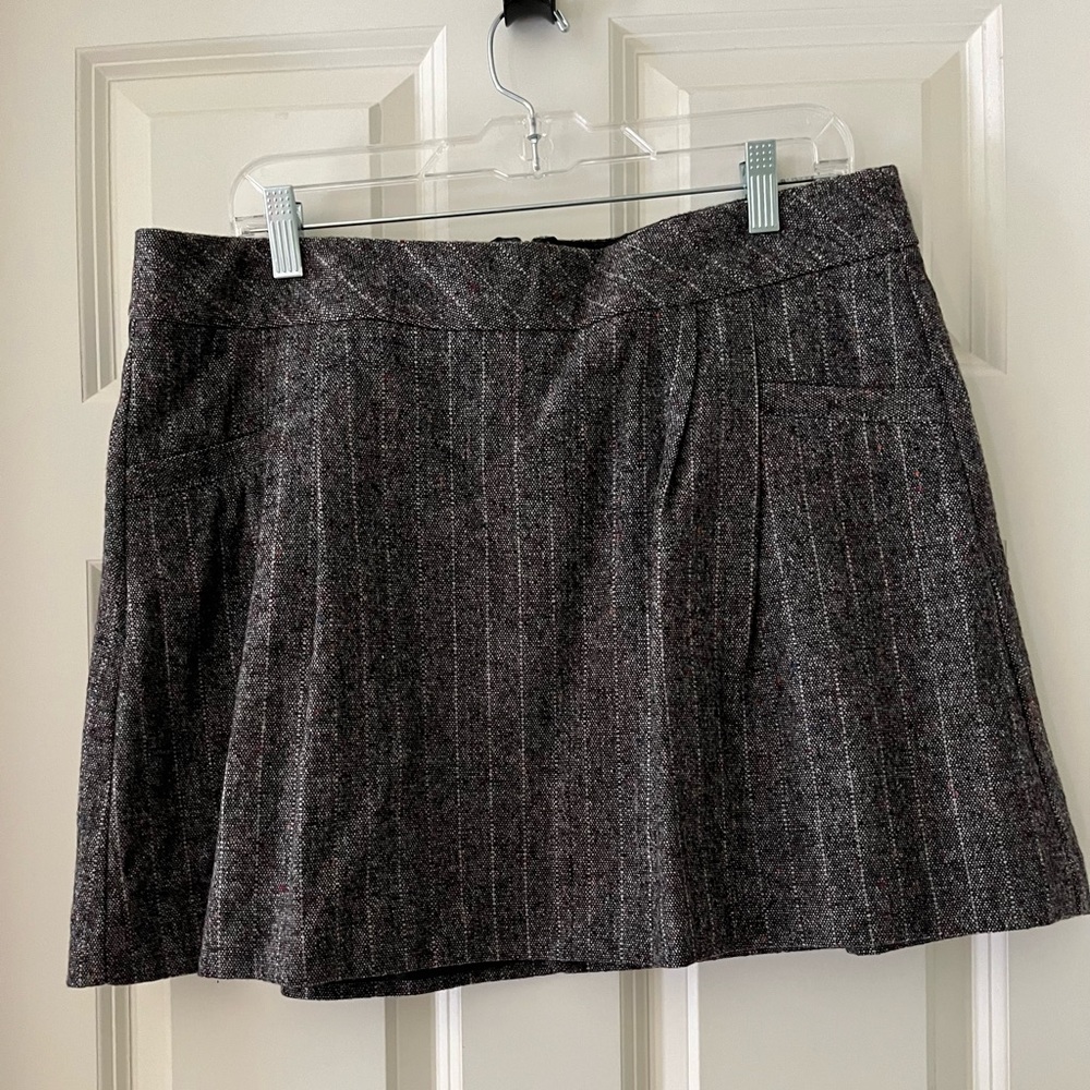 Old Navy Wool Gray mini skirt w/multicolored speckled dots size 12